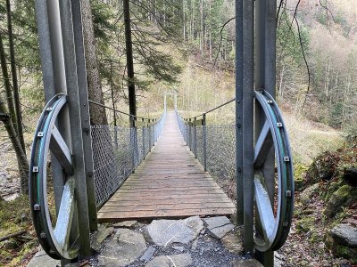 Aaschlucht-Engelberg-Hängebrücke-1 Grafenort