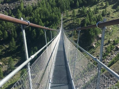 Charles-Kuonen längste Hängebrücke