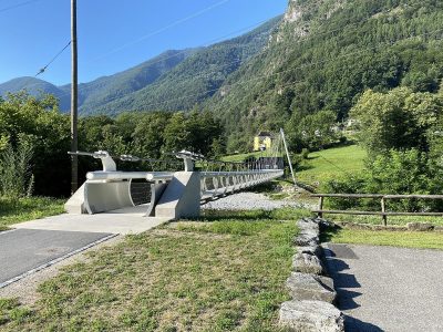 1_Hängebrücke-Maggia-im-Maggiatal-Ansicht