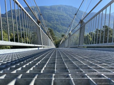 Ronchini-Hängebrücke-Maggiatal-Laufsteg